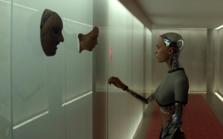 Ex Machina: Πόσο «επιστημονική φαντασία» είναι σήμερα η ταινία του 2014;