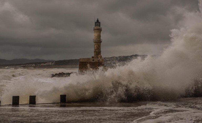 Κακοκαιρία: Σε κατάσταση «red code» η Κρήτη – Αναμένονται ισχυρές βροχοπτώσεις τις επόμενες ώρες