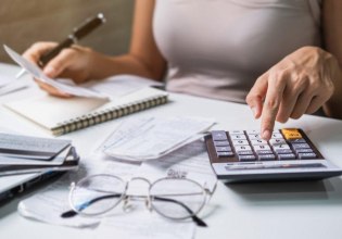 Τι αλλάζει με τις προσυμπληρωμένες φορολογικές δηλώσεις – Οι παγίδες