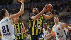 Φενέρμπαχτσε – Αναντολού Εφές 79-62: Πήραν το ντέρμπι οι πρωταθλητές Ευρώπης