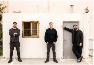 Φοίβος Δεληβοριάς: «Threesome» στο Κύτταρο για λίγες παραστάσεις