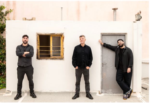 Φοίβος Δεληβοριάς: «Threesome» στο Κύτταρο για λίγες παραστάσεις