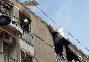 Αθήνα: Φωτιά σε διαμέρισμα στην πλατεία Αμερικής – Επί ποδός η πυροσβεστική