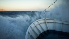 Προβλήματα στις ακτοπλοϊκές μετακινήσεις από τους ισχυρούς ανέμους