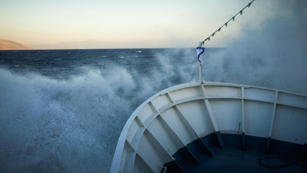 Προβλήματα στις ακτοπλοϊκές μετακινήσεις από τους ισχυρούς ανέμους