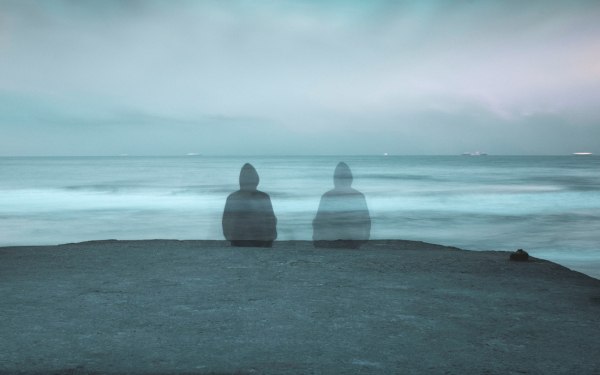 Η μοναξιά κάνει «πάρτι» στους νέους – παρά τα πολλά social media