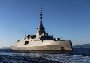 Live η τελετή υποδοχής της πρώτης φρεγάτας Belharra «Κίμων»