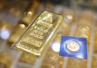 Ο χρυσός σπάει το φράγμα των 5.000 δολαρίων για πρώτη φορά στην ιστορία