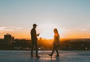 Σχέσεις: Από πότε το dating έχει γίνει τόσο πολύ δύσκολο;