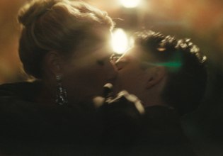 Η Γκουίνεθ Πάλτροου ανησυχούσε για τις ερωτικές σκηνές με τον Τιμοτέ Σαλαμέ στο «Marty Supreme» – Τελός καλό, όλα καλά