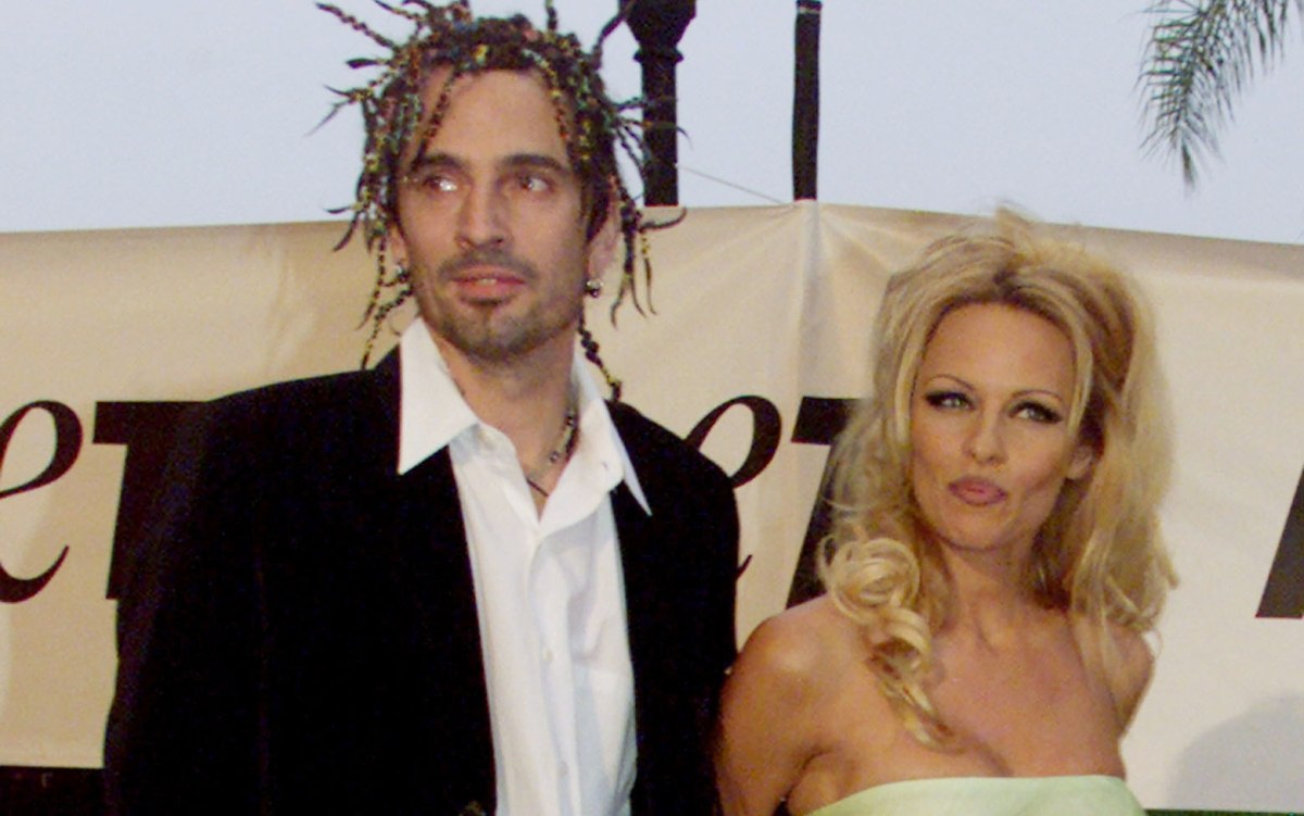 Η Πάμελα Άντερσον εύχεται να είχε καλύτερη σχέση με τον πρώην σύζυγό της Τόμι Λι – «Μου λείπει»