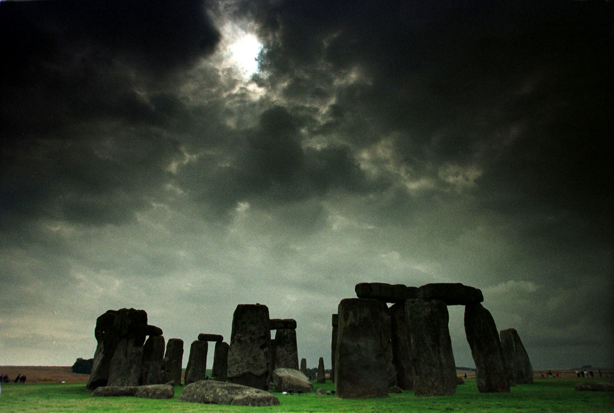 Στόουνχεντζ: Νέα έρευνα βάζει τέλος στη θεωρία των παγετώνων – Από ανθρώπους μεταφέρθηκαν οι τεράστιοι λίθοι
