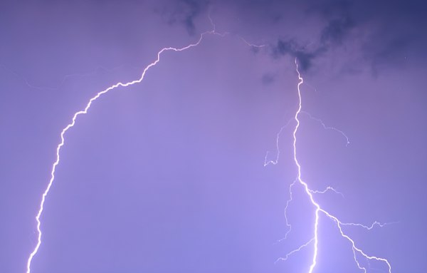 Η «Kristin» δείχνει τα δόντια της: Πού αναμένονται τα πιο έντονα φαινόμενα τις επόμενες ώρες