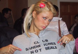 Το νέο ντοκιμαντέρ της Πάρις Χίλτον ακολουθεί ένα κορίτσι «που αγαπάει τα πάρτυ»