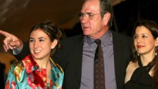 Θρήνος για τον Τόμι Λι Τζόουνς: Νεκρή σε πολυτελές ξενοδοχείο βρέθηκε η 34χρονη κόρη του τις πρώτες ώρες του 2026