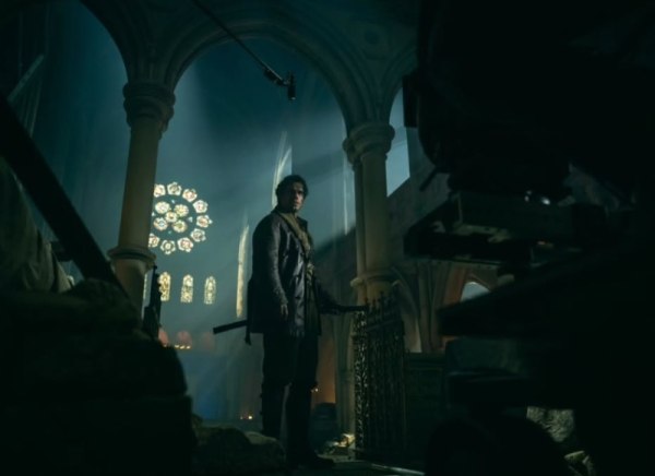 Ο Χαϊλάντερ επέστρεψε – Ο Χένρι Καβίλ «διέρρευσε» τις πρώτες φωτογραφίες του ως αθάνατος σκωτσέζος πολεμιστής