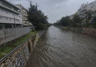 Κακοκαιρία: Έως το βράδυ θα διαρκέσει η ισχυρή βροχή στην Αττική – Αναμένεται νερό δύο μηνών σε λίγες ώρες