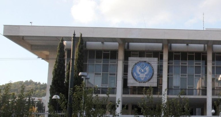 «Στεκόμαστε δίπλα στην Ελλάδα» – Συλλυπητήρια για την τραγωδία στα Τρίκαλα από την αμερικανική πρεσβεία