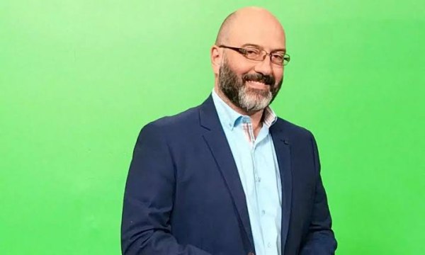 Σάκης Αρναούτογλου: Το μήνυμα για την απώλεια της μητέρας του και η έκκληση αλληλεγγύης