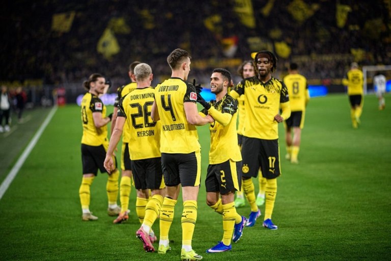 Άνετη και ωραία η Ντόρτμουντ (3-0) – Τρίποντο – «ανάσα» για την Μάιντς (2-1)