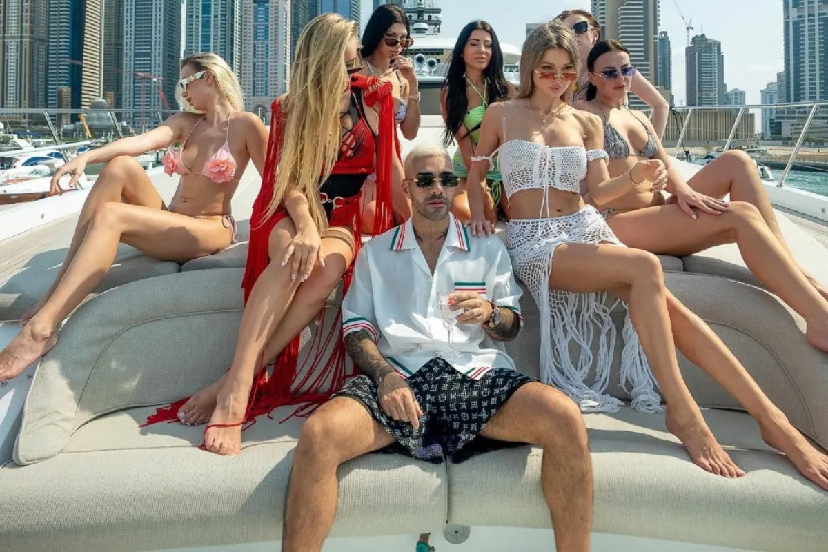 Πάρτι, crypto, πόζα και ματωμένα supercar ενώ το Ιράν φλέγεται – Oργή για τη χλιδή των γόνων της ιρανικής ελίτ