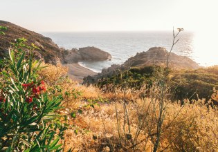 «Μπλε ζώνες»: Είναι οι παγκόσμιες περιοχές μακροζωίας μύθος; – Ένα ελληνικό νησί ίσως να έχει την απάντηση