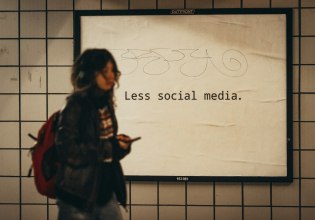 Γιατί τα social media προκαλούν τόσο άγχος στην Gen Z;