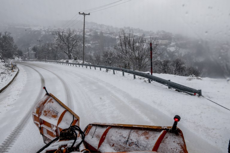 Κυκλοφοριακές ρυθμίσεις λόγω έκτακτων καιρικών φαινομένων – Που σημειώνονται διακοπές κυκλοφορίας