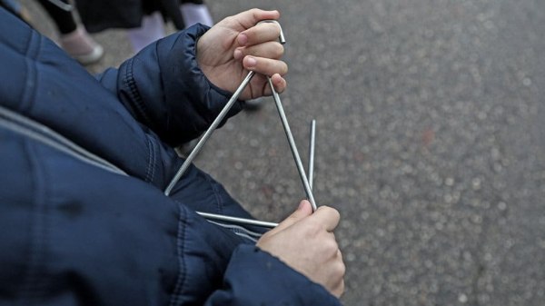 Πεύκη: Συνελήφθησαν δύο ανήλικοι που άρπαξαν τα χρήματα από 4 παιδιά που έλεγαν τα κάλαντα