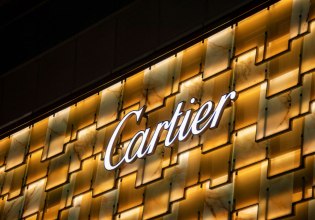 Η Richemont «λάμπει» ξανά με εκτόξευση των πωλήσεων από Cartier και Van Cleef