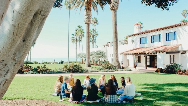 Κοινωνικοποίηση εκτός ίντερνετ: Πώς η συμμετοχή προστατεύει την ευημερία των νέων