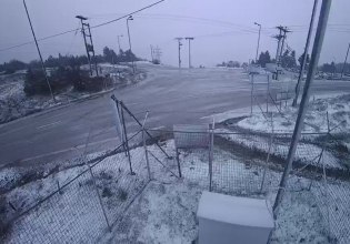 Θυελλώδεις άνεμοι και έντονη χιονόπτωση σε Φθιώτιδα και Ευρυτανία – Έπεσαν κολώνες και δέντρα