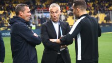 Προσπαθούν να στηρίξουν τον Λανουά που καταρρέει