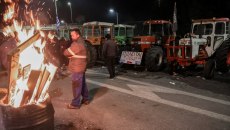 Αγρότες: Αποχωρούν τα τρακτέρ από τον κόμβο της Νίκαιας – Σε νέες μορφές κινητοποιήσεων