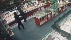 Βίντεο ντοκουμέντα από τη σπείρα που λήστευε καταστήματα στη Δυτική Αττική