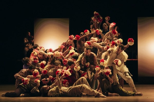 IHSANE Μια παράσταση των Ballet du Grand Théâtre de Genève & Eastman στο Μέγαρο Μουσικής Αθηνών