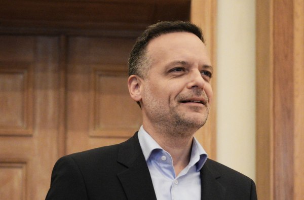 Δούκας για Βενεζουέλα: Η διεθνής κοινότητα οφείλει να καταδικάσει την επίθεση του Τραμπ