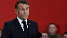 Με ματωμένο μάτι εμφανίστηκε ο Μακρόν – «Πάρτι» στο διαδίκτυο