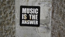 Η Universal Music Group συμμαχεί με τη NVIDIA για να βάλει φρένο στην «AI σαβούρα»