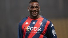 Ο Μπαλοτέλι επιστρέφει στο ποδόσφαιρο: Σε ποια ομάδα υπέγραψε (pic)