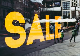 Οι προσδοκίες για τις εκπτώσεις – Τρίτη και φαρμακερή για το εμπόριο;