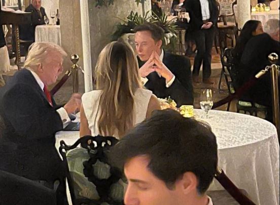 Ξανά μαζί Μασκ – Τραμπ: Δείπνο στο Μαρ-Α-Λάγκο με φόντο τη Βενεζουέλα