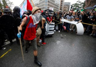 «Τα αρπακτικά δεν αξίζουν ανωνυμία» – Γιατί οι antifa της Αμερικής ξεσκεπάζουν τους πράκτορες της ICE