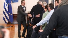 Μπλόκα: «Τυράκια» από τον πρωθυπουργό στη συνάντηση με τους δικούς του… «πρόθυμους» – Η επόμενη ημέρα