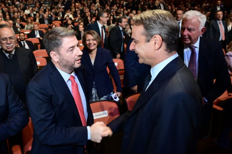 Για τη διάλυση του αγροτικού τομέα ο Μητσοτάκης θέλει τη συναίνεση των αγροτών, για την προσβολή των Θεσμών να βάλει πλάτη το ΠΑΣΟΚ