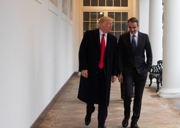 Στην «εποχή Τραμπ» εξωτερική πολιτική δεν γίνεται με φραστικές ακροβασίες