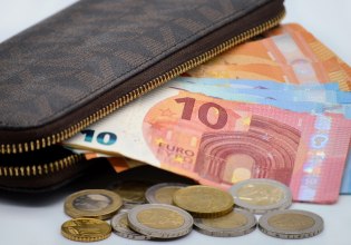 Τα 4 σενάρια για να αυξηθούν οι αποταμιεύσεις