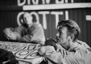 Στο σκοτάδι, το φως: Όταν ο Ντέιβιντ Μπόουι επισκέφθηκε μια ψυχιατρική κλινική, η μουσική του άλλαξε για πάντα