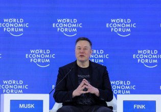 Mασκ: Ντεμπούτο στο Νταβός υποσχόμενος ρομπότ για όλους