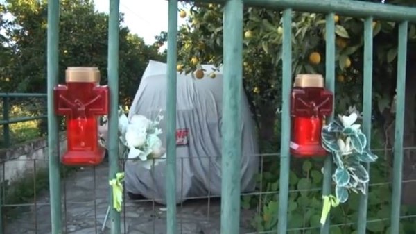 Ναύπακτος: Θρίλερ με τα δύο νεκρά αδέρφια – Τι λέει η οικιακή βοηθός που εμφανίζεται μοναδική κληρονόμος